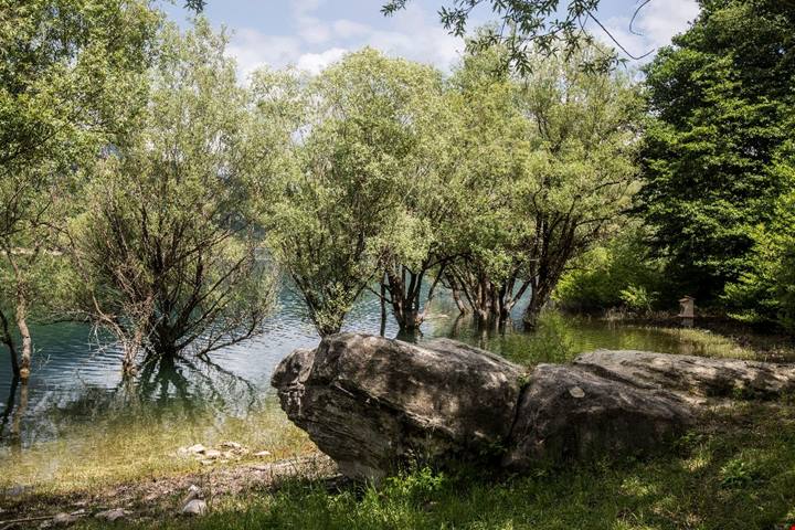 86 anni e non sentirli: il lago più giovane d'Italia è un vero paradiso per gli sportivi della domenica