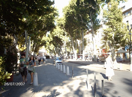 Passeggiata per Cors Mirabeau