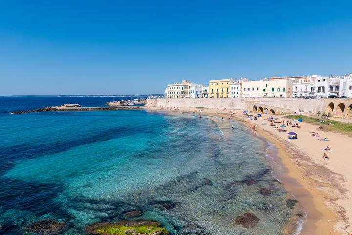 Sembrano i Caraibi ma sono nel cuore della Puglia: 3 mete di mare segrete per un 25 aprile al caldo