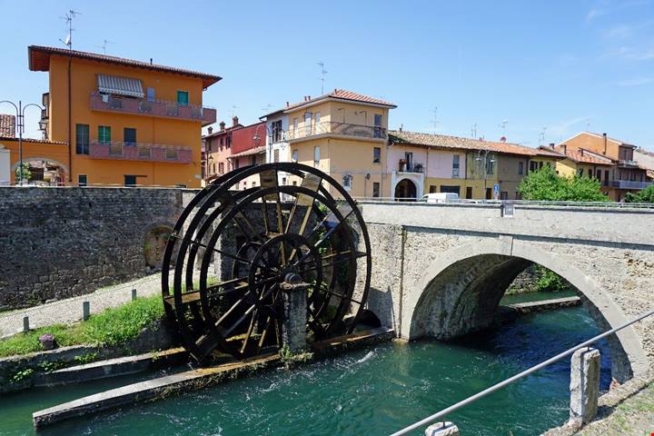 38 chilometri di meraviglia: è l'antico fiume che per secoli ha reso Milano più simile a Venezia che a New York
