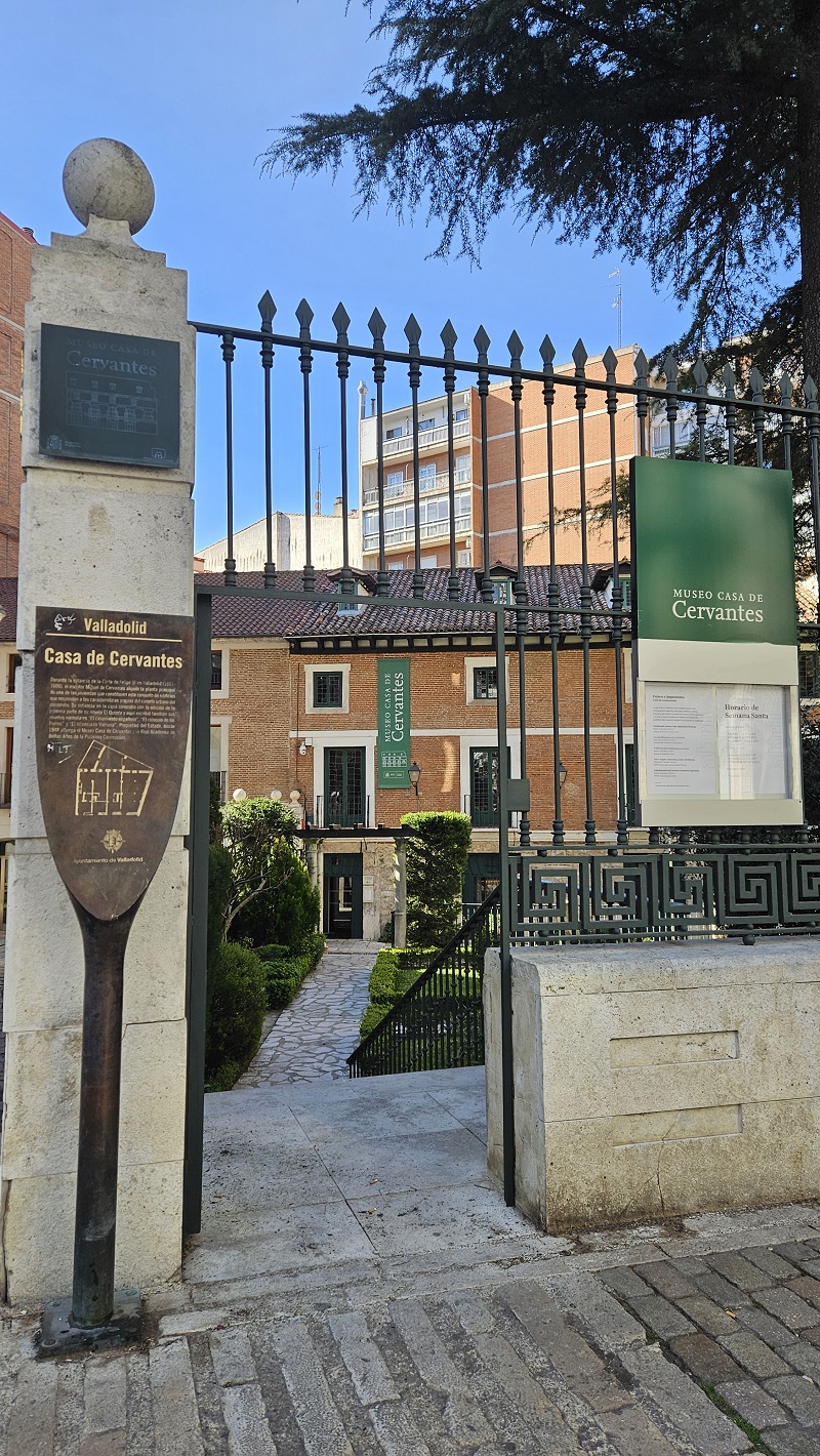 Immersa nella Castiglia profonda, una città interpreta e custodisce forme antiche tra fede e laicità