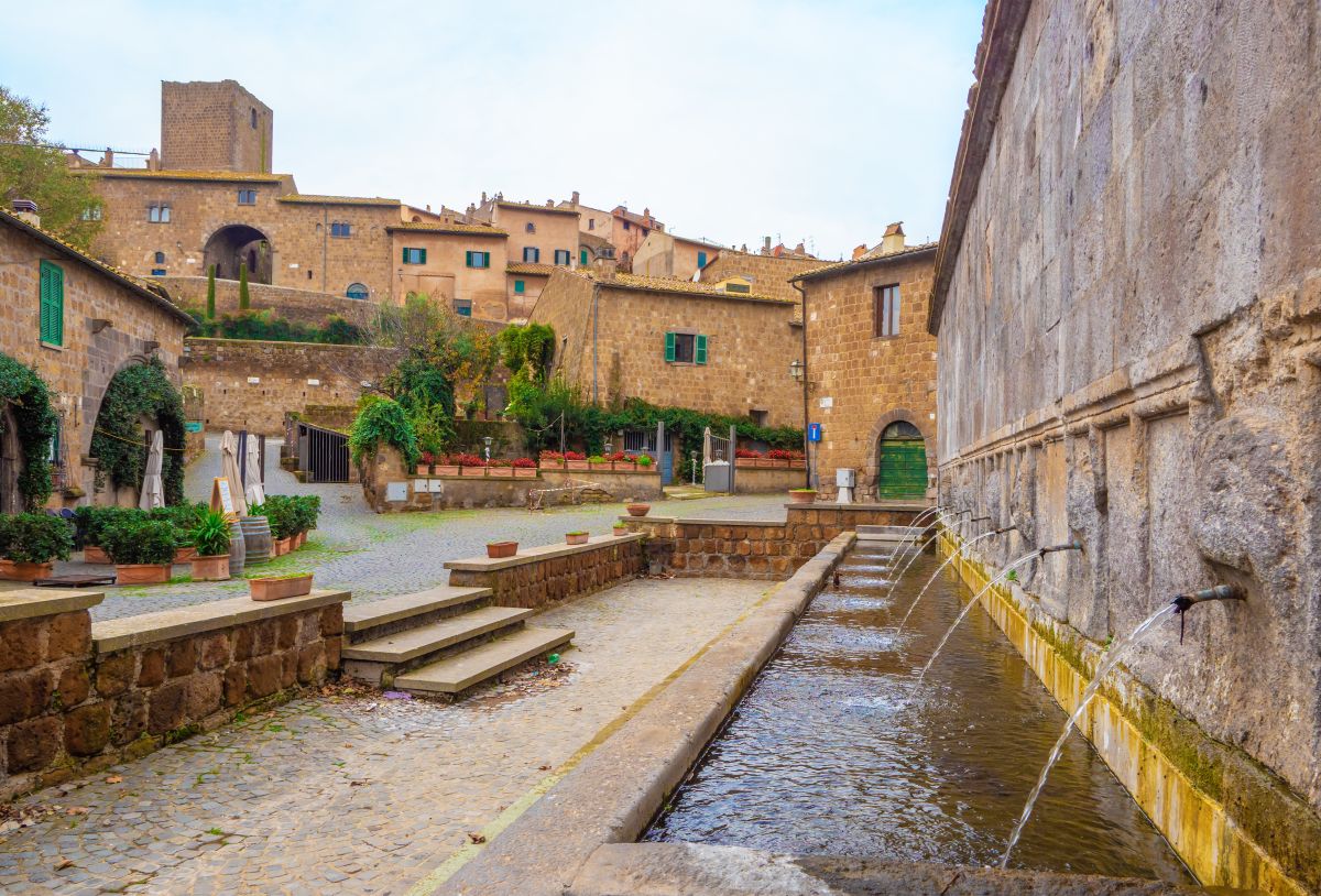È considerata la perla della Tuscia: nell'Alto Lazio per scoprire una città con millenni di storia