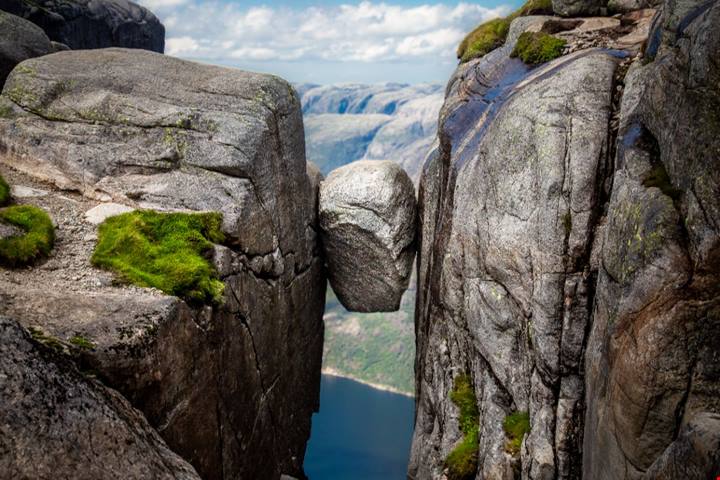 La spettacolare strada della Norvegia che scala un fiordo di 900 metri con 27 tornanti da brivido