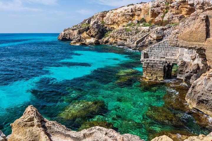 Le isole del silenzio e il benessere termale: è il piccolo arcipelago italiano dove prenotare la tua estate 2026