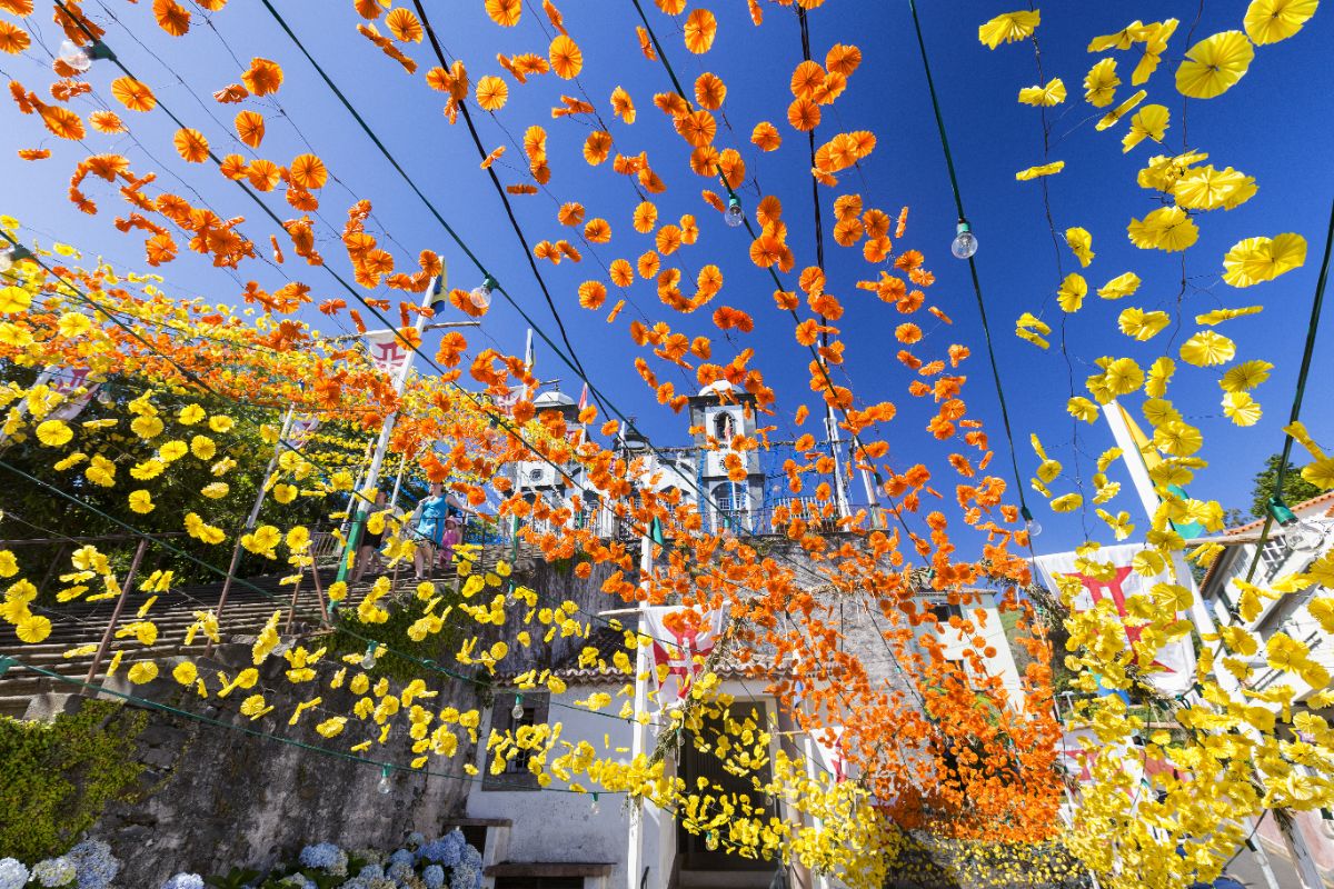 Qui a maggio c'è la festa più instagrammabile al mondo: hai mai visto l'isola dell'eterna primavera?