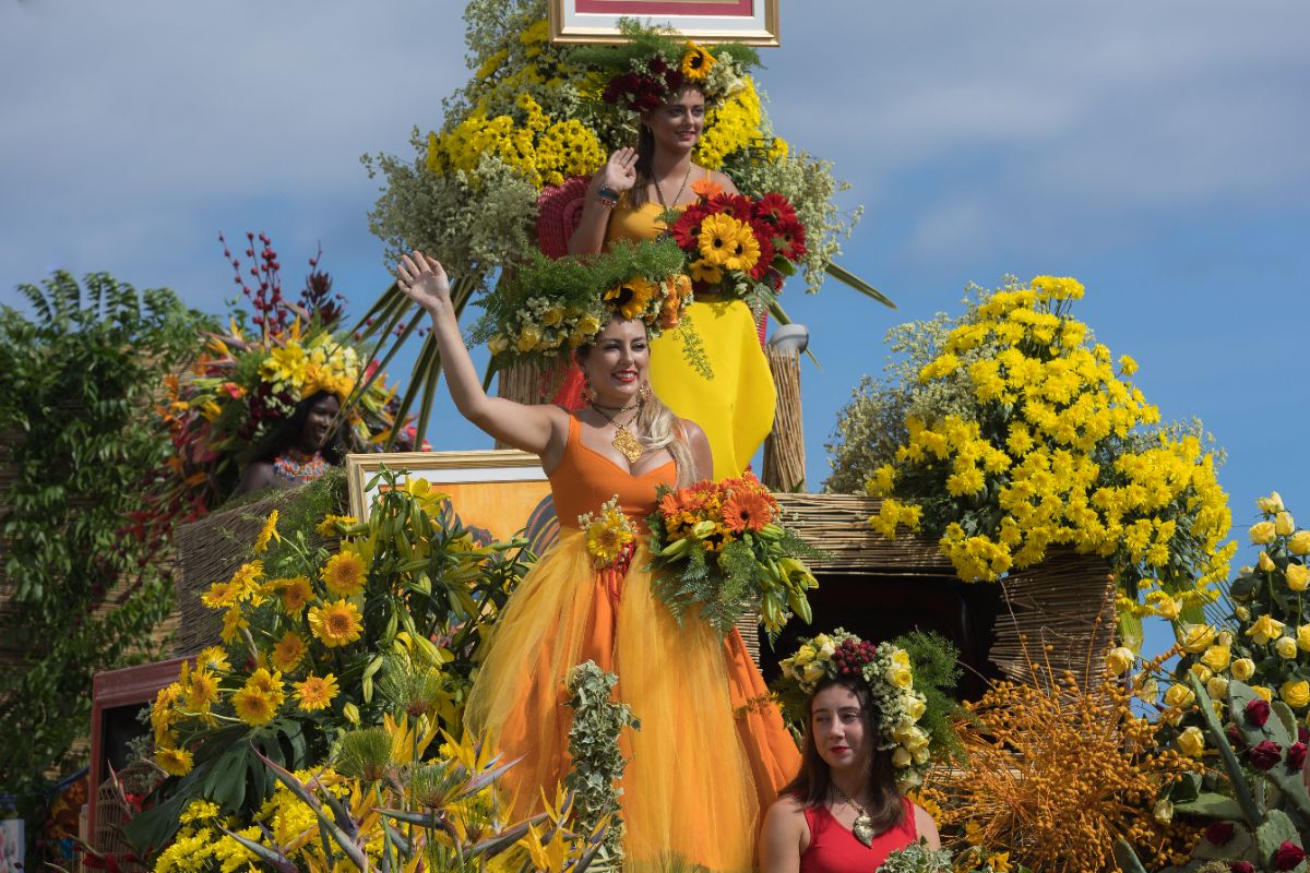 Qui a maggio c'è la festa più instagrammabile al mondo: hai mai visto l'isola dell'eterna primavera?