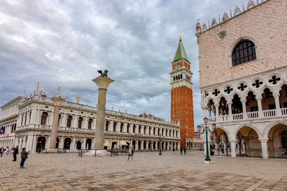 A quasi 100 metri d'altezza per scoprire la città: da qui il panorama è ancora più straordinario