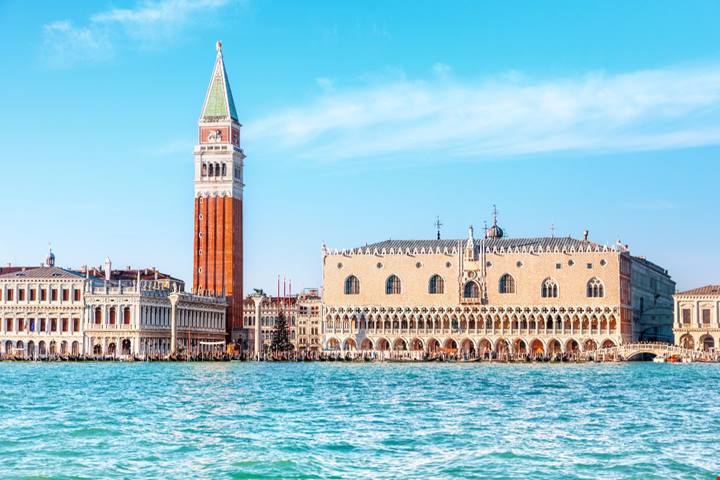 A quasi 100 metri d'altezza per scoprire la città: da qui il panorama è ancora più straordinario
