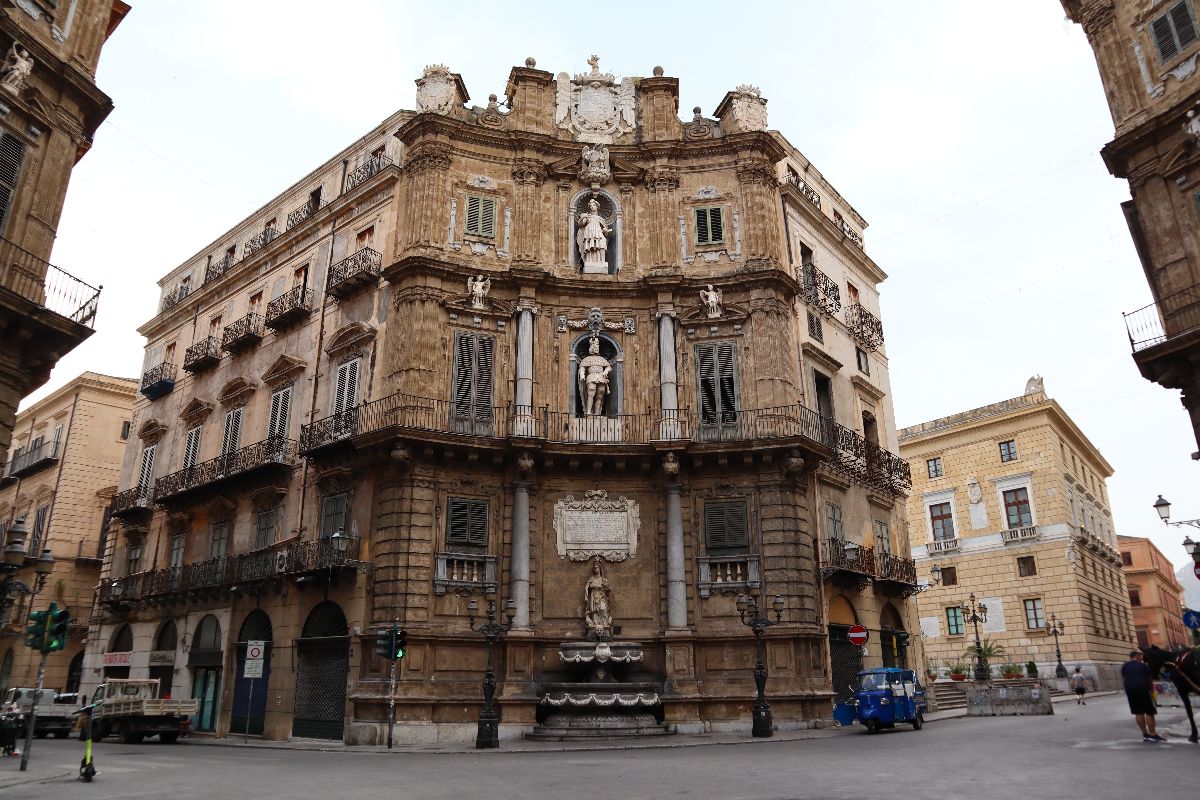 Costruito più di 400 anni fa, l'Ottagono del Sole è ancora oggi il punto più fotografato di questa città italiana