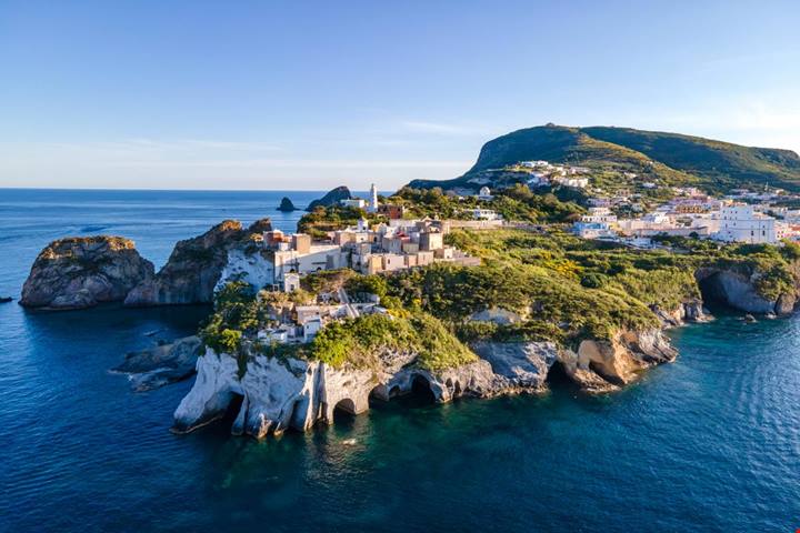 3 borghi di mare in Italia dove iniziare a prendere confidenza con la bella stagione