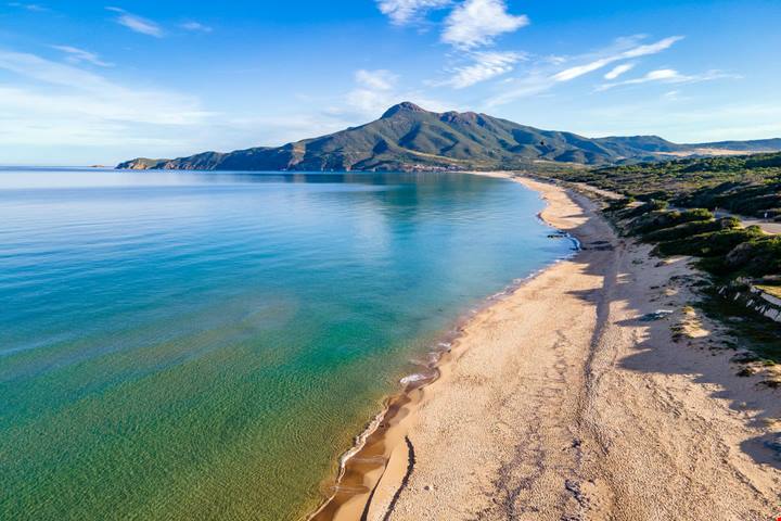 Le 5 spiagge italiane più belle da vedere a giugno