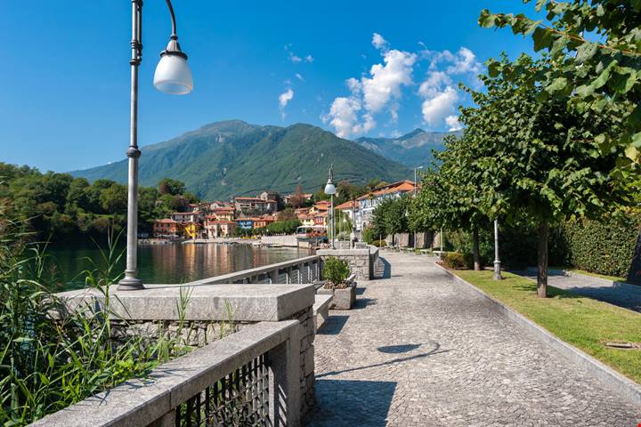 Sulle sponde di un piccolo lago in Piemonte si estrae il marmo che ha dato vita ai monumenti più belli d'Italia