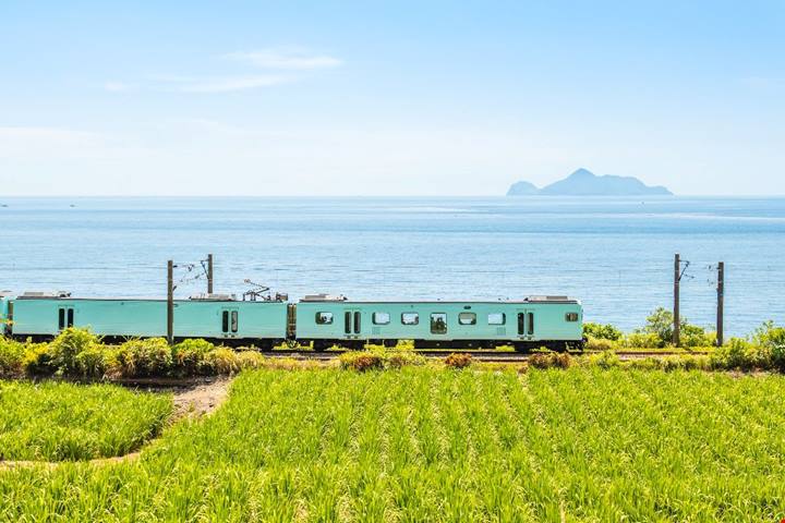Estate 2026 senza auto: 5 mete italiane di mare da raggiungere (anche) in treno
