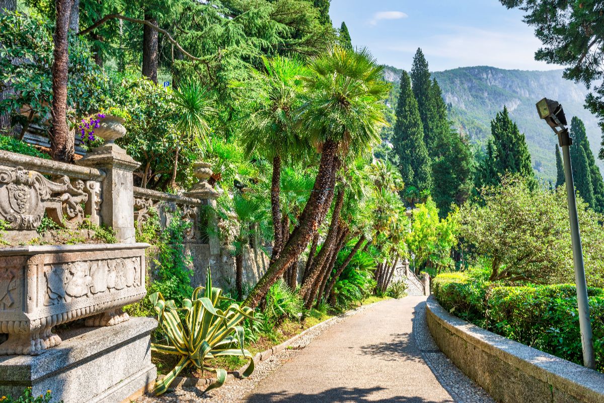 Weekend lento in Italia: 5 cammini brevi tra borghi, natura e trattorie