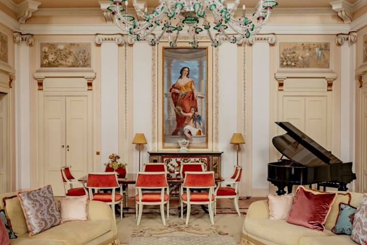 Se sei disposto a spendere 10mila euro a notte, sul lago di Como c'è l'hotel più lussuoso al mondo