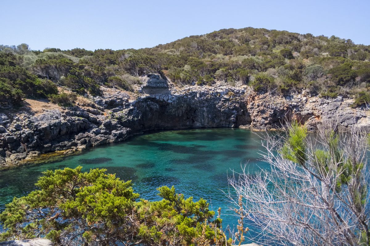 Su quest'isola c'è il punto più a sud di tutta la regione, eppure solo in pochissimi la scelgono per le loro vacanze