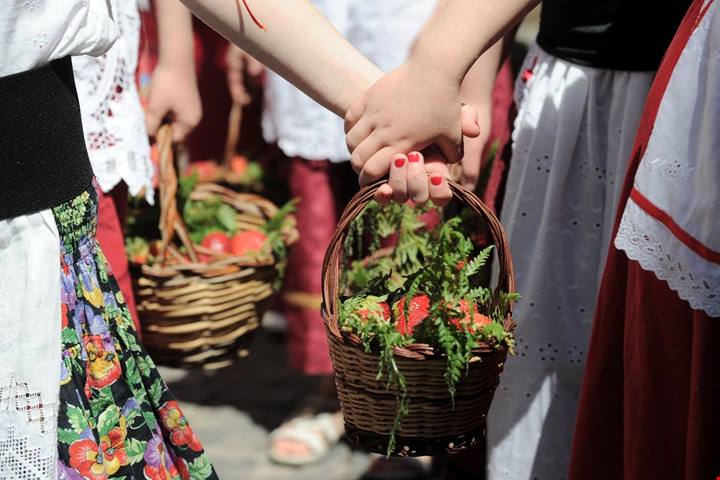 Nemi celebra la storica Sagra delle Fragole 2026: un’edizione dedicata alla Cucina Italiana Patrimonio dell’Umanità