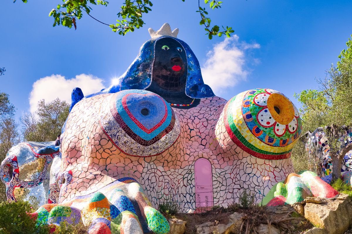 È la piccola Barcellona della Toscana: i colori di questo parco sembrano usciti dalla mente di Gaudì 