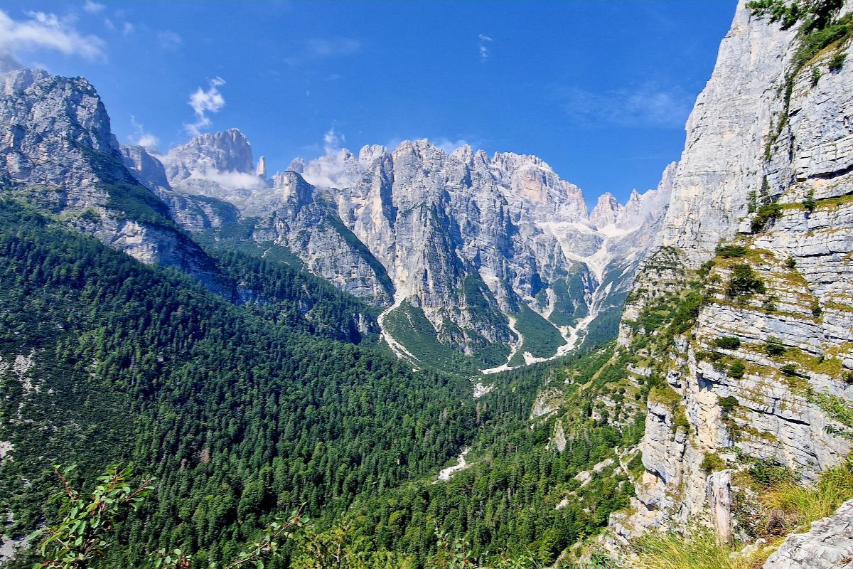 È il rifugio estivo di chi non ama il caldo: questo borgo del Trentino ti regalerà una vacanza fresca e gustosa