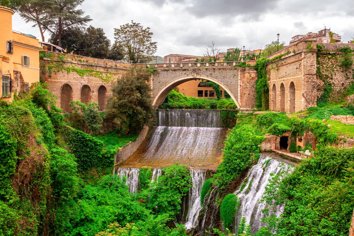 Per molti anni è stata praticamente sconosciuta, ma questa villa vicino a Roma è un gioiello che merita la visita