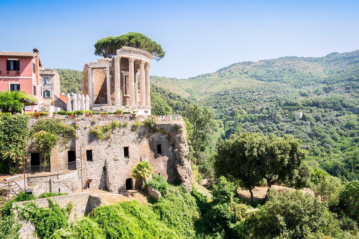 Per molti anni è stata praticamente sconosciuta, ma questa villa vicino a Roma è un gioiello che merita la visita
