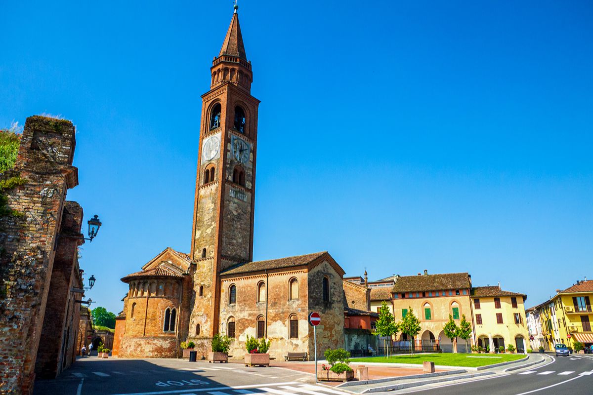 La chiesa più colorata d'Italia si trova qui: vengono da tutte le parti per ammirare questo spettacolo