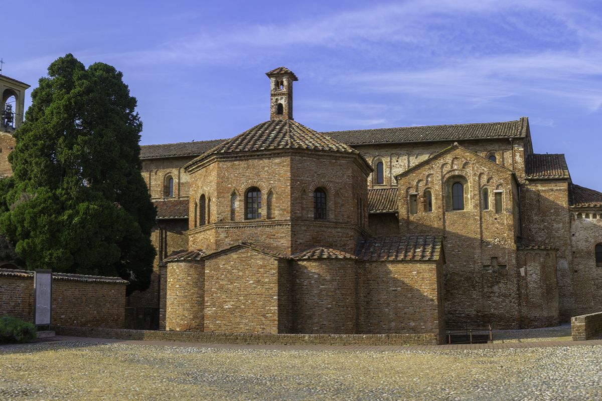 2000 abitanti e tutto il fascino della provincia: in Lombardia per scoprire il borgo della bella incompiuta