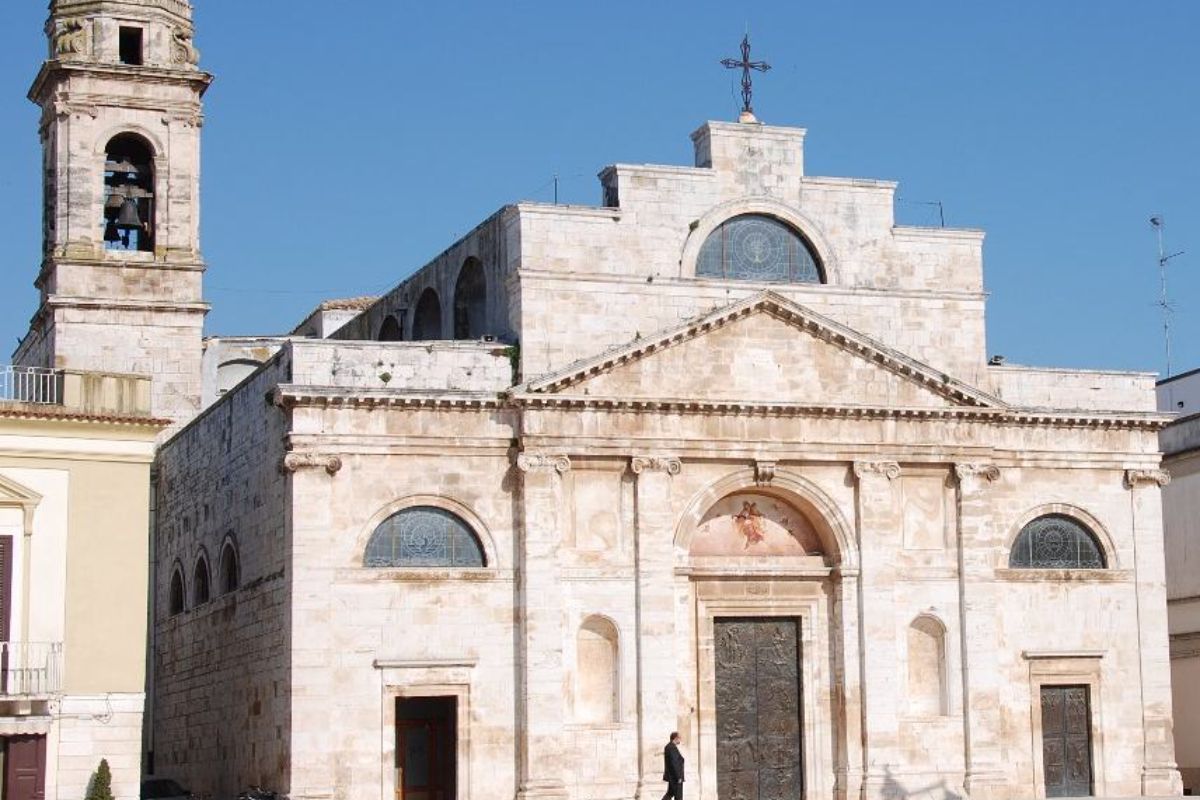 Ha solo 5000 abitanti, eppure questo paesino della Puglia è diventato famoso per un prodotto che tutto il mondo mangia