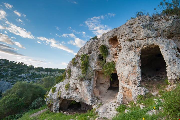 Da 5000 anni è il canyon delle grotte scavate nella roccia, ma solo in pochi conoscono questa necropoli