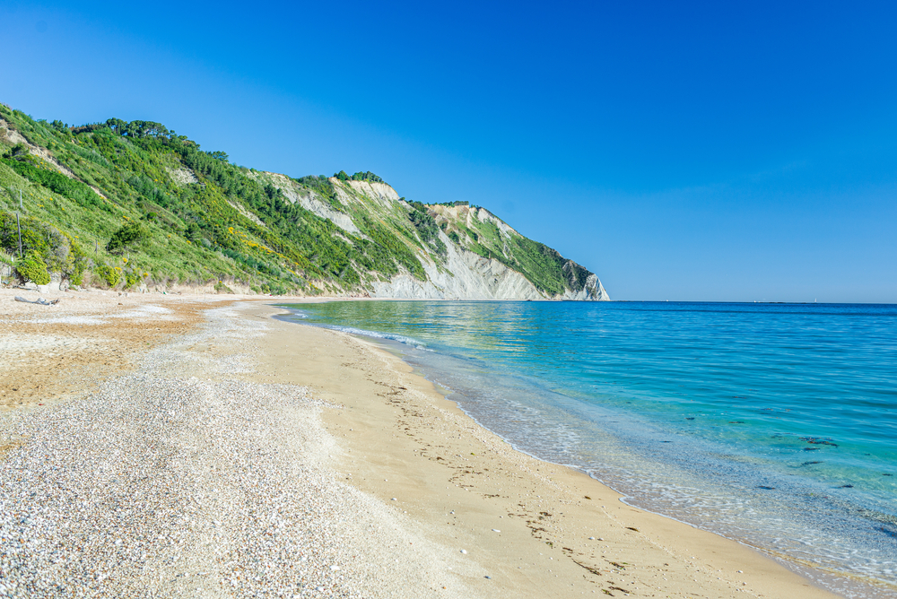 3 spiagge del Conero da scoprire a giugno 