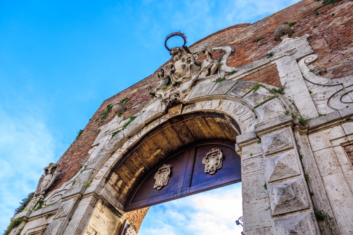 porta-camollia-siena