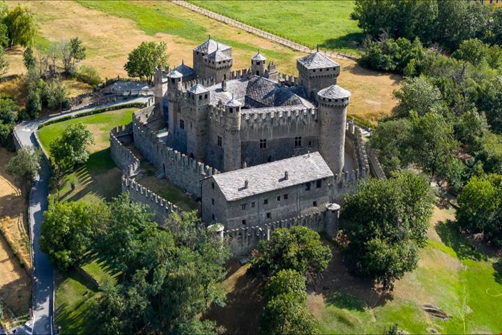 Castello di Fénis (1)