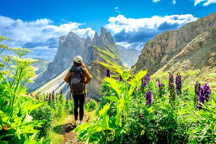 Tra i masi e le Odle per scoprire la valle dell'Alto Adige che in piena estate sembra un dipinto alpino