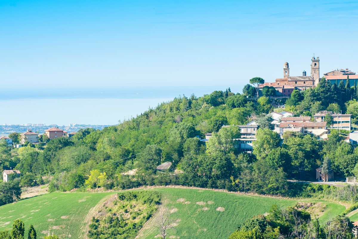 Il borgo dipinto della Romagna: a due passi da Rimini c'è l'antica città resa bellissima dai Malatesta
