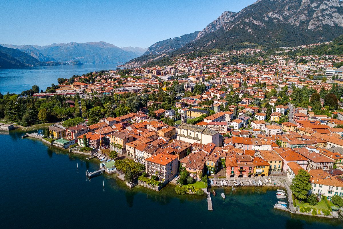 Tra l'acqua e le Grigne c'è la città dei motori: qui la storia della Moto Guzzi ti farà battere il cuore