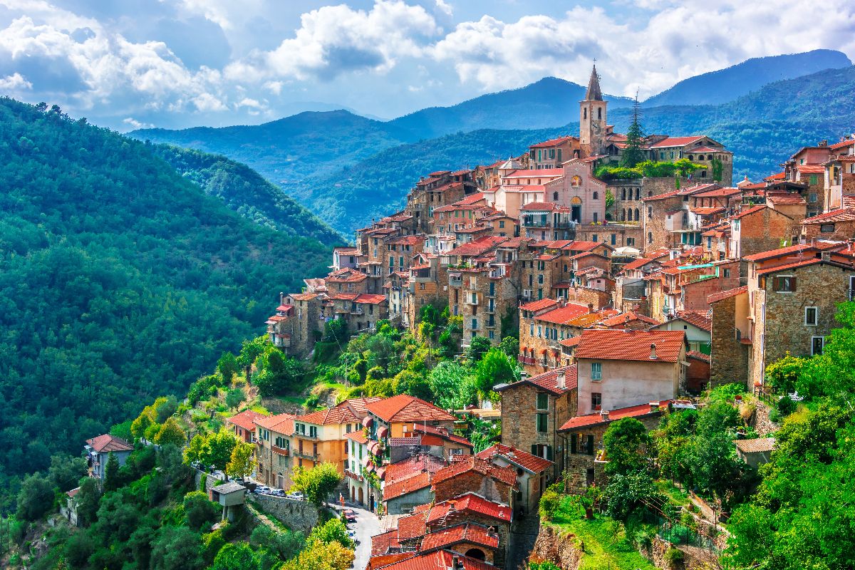 Non solo pesto e focaccia: in questi 5 borghi scoprirai le straordinarie specialità della cucina in Liguria