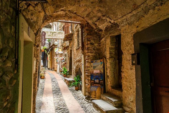 Non solo pesto e focaccia: in questi 5 borghi scoprirai le straordinarie specialità della cucina in Liguria