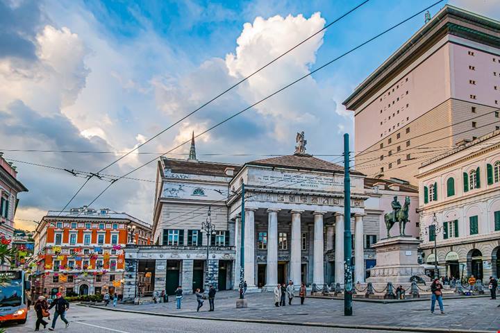 Il 90° compleanno della fontana che ha rivoluzionato l'ìntero centro storico di questa città della Liguria