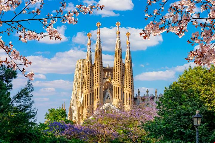 Papa Leone XIV ha inaugurato la Sagrada Familia, ma i lavori continueranno ancora per almeno altri 10 anni