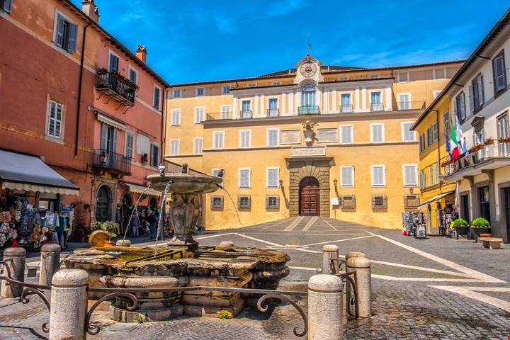 Dallo scorso anno è tornato nei riflettori, e almeno una volta a settimana tutto il mondo lo può vedere in TV