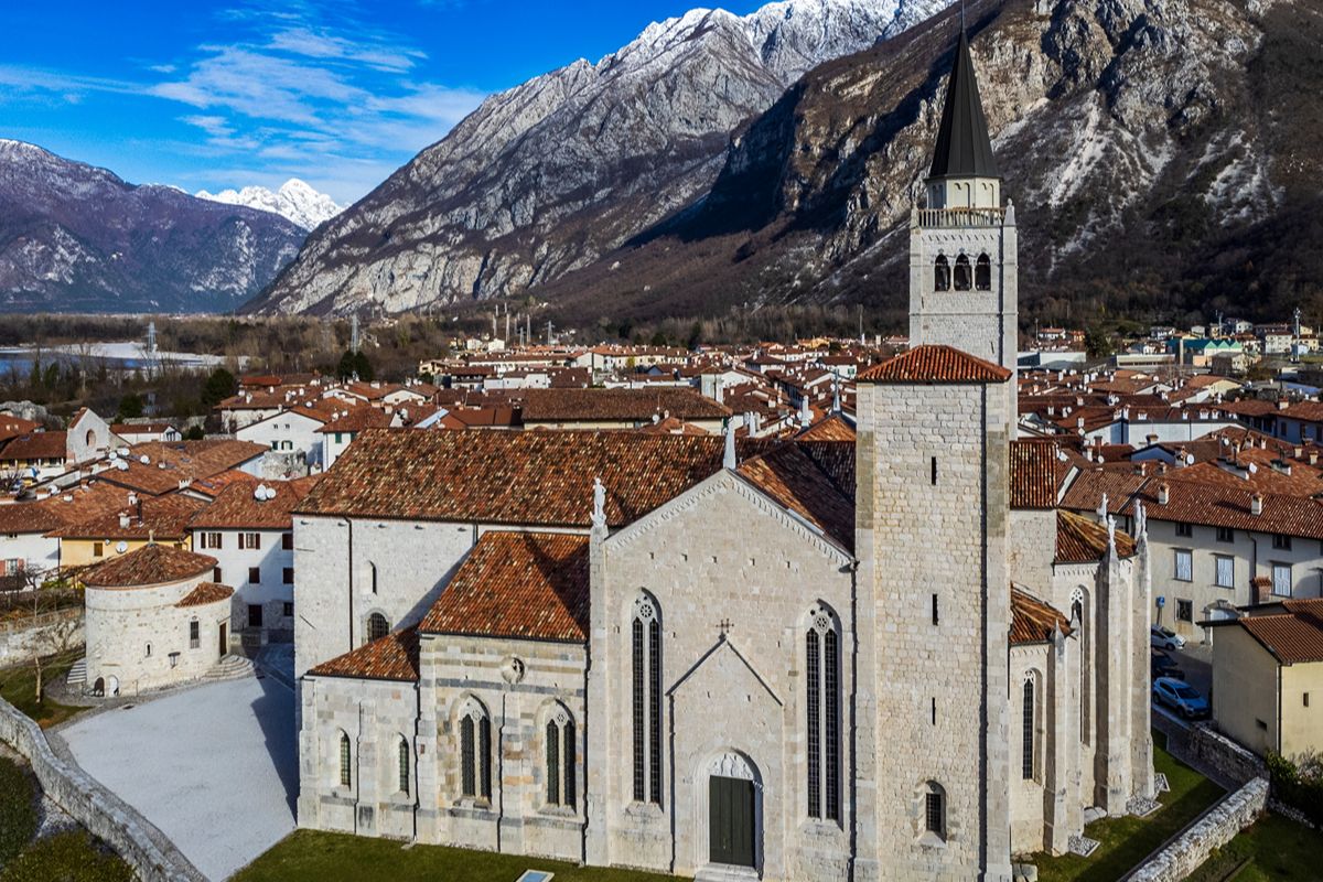 50 anni fa era sull'orlo della scomparsa, oggi questo borgo del Friuli è un'eccellenza di cui parla tutto il mondo