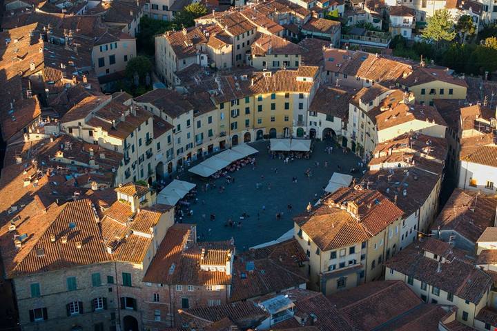 Non è Siena, ma anche in questa città toscana c'è un palio imperdibile: hai mai sentito parlare di San Paolino?