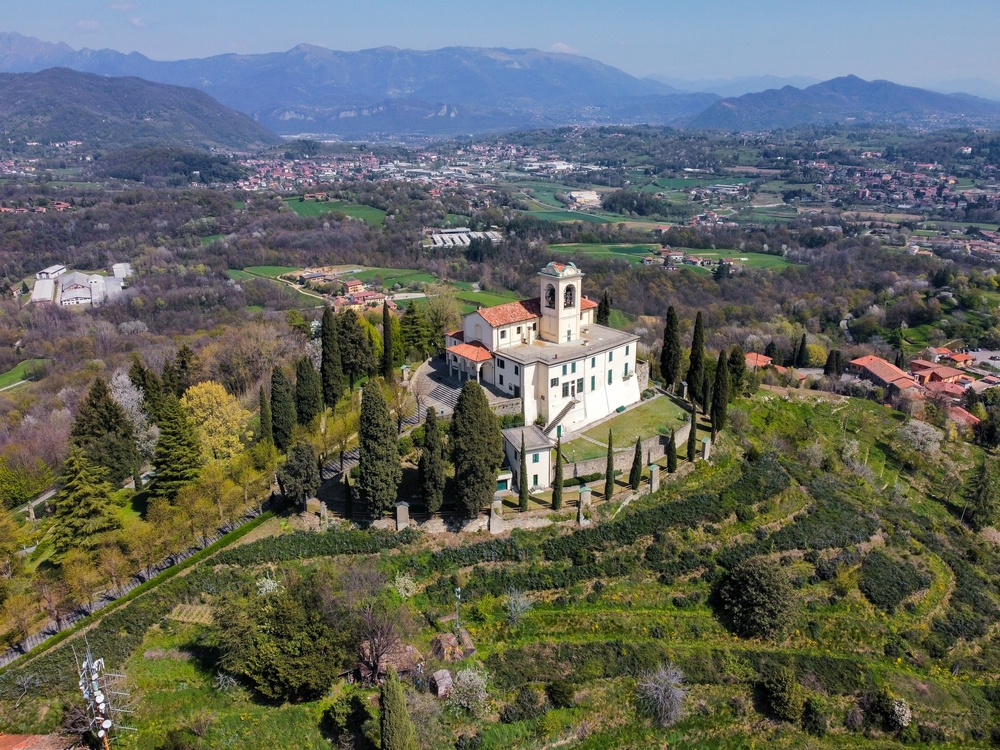 Lombardia, 5 itinerari al fresco tra natura e tradizioni per sfuggire al caldo della città vicino a Milano