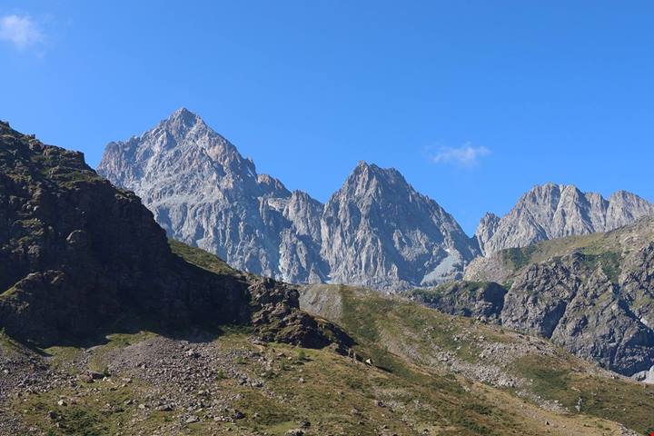 131 abitanti a 1300 metri d'altitudine: al confine con la Francia per scoprire il borgo più fresco del Piemonte