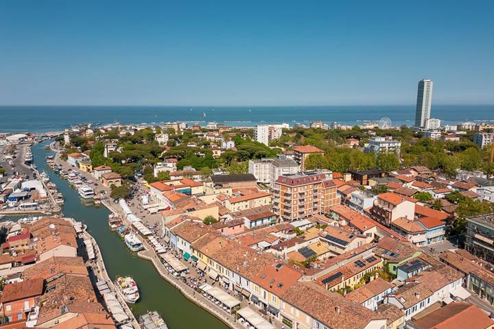 Le vele giallorosse e il porto inventato da Leonardo da Vinci: qui la Riviera Romagnola ha tutto un altro aspetto