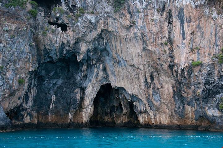 Dal 2022 è tornata accessibile a tutti, ma per 40 anni fu l'isola privata (davanti alla costa) del più celebre imprenditore italiano