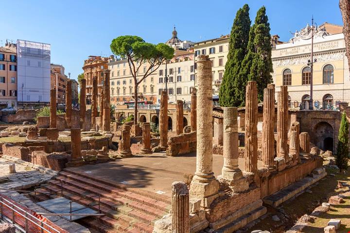 150 gatti sono i custodi del monumento più sottovalutato di Roma: proprio qui venne ucciso Cesare