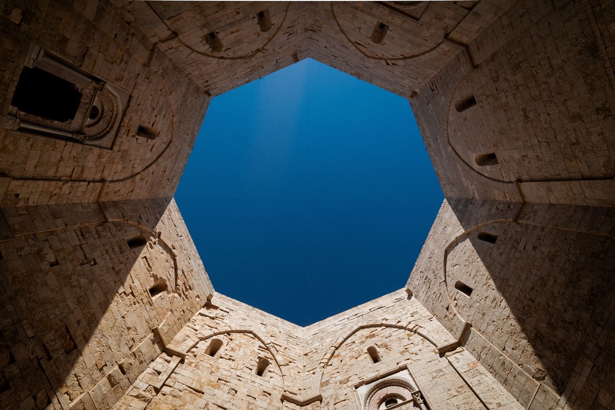 In questo castello hanno ripetuto il numero 8 ovunque potevano, ma c'è un motivo preciso per cui l'hanno fatto