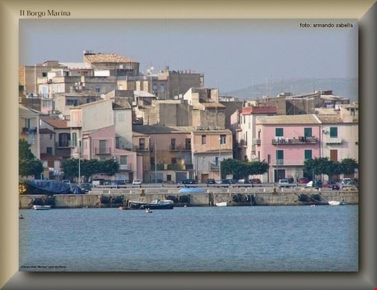 Città di mare, cultura, sapori ... antico borgo abitato dai pescatori, si affaccia sul porto armando sabella armando sabella