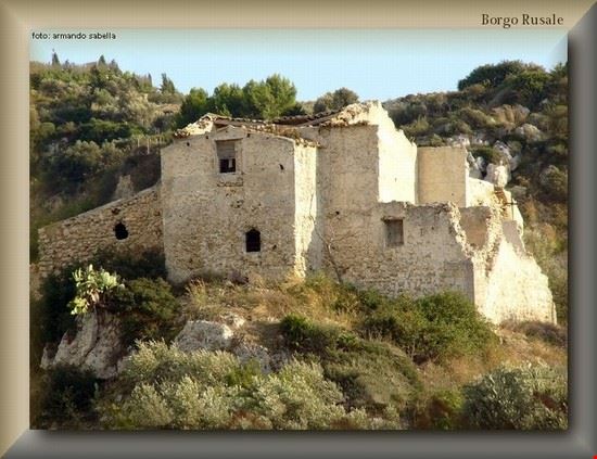  Tipiche costruzione di campagna cosiddetta Masseria, appena fuori la città verso la spiaggia Mollarella-Pisciotto-Gaffe armando sabella armando sabella